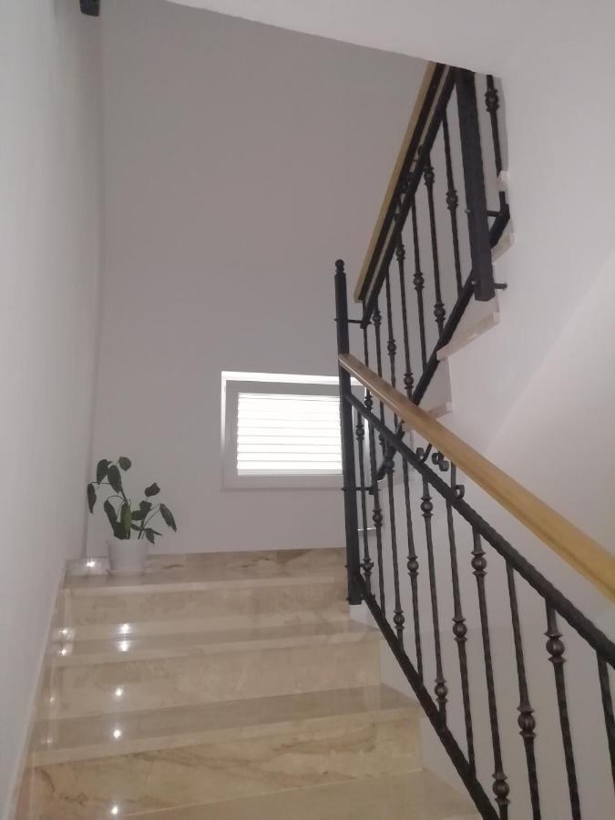 Apartmani Antonia Nakic -Stobrec Сплит Екстериор снимка