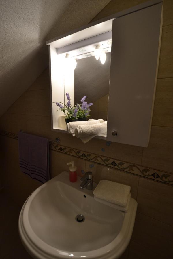 Apartmani Antonia Nakic -Stobrec Сплит Екстериор снимка