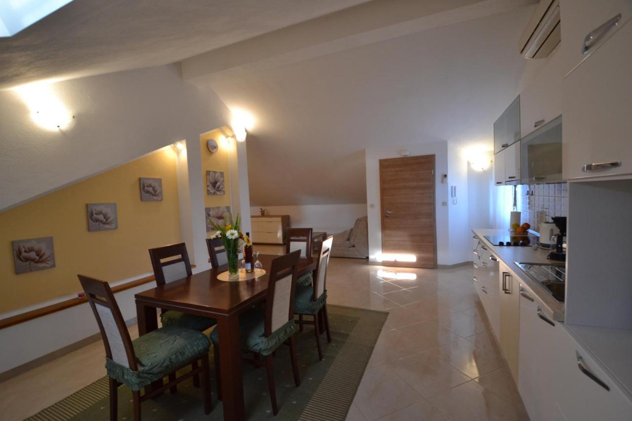 Apartmani Antonia Nakic -Stobrec Сплит Екстериор снимка