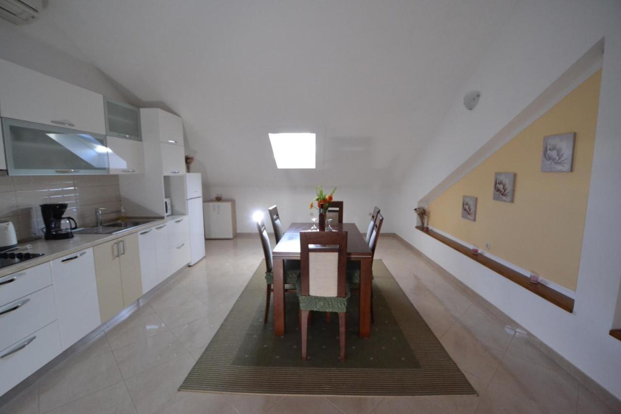 Apartmani Antonia Nakic -Stobrec Сплит Екстериор снимка