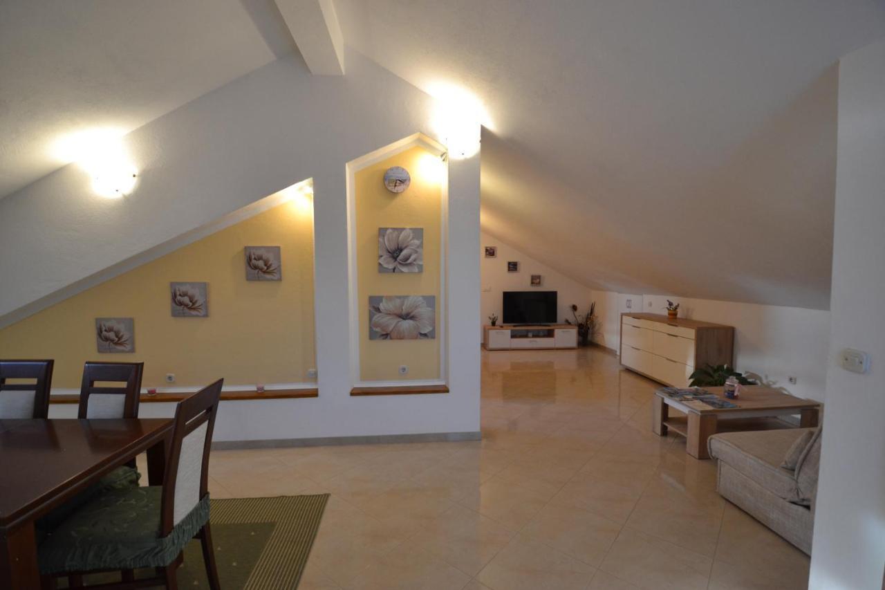 Apartmani Antonia Nakic -Stobrec Сплит Екстериор снимка