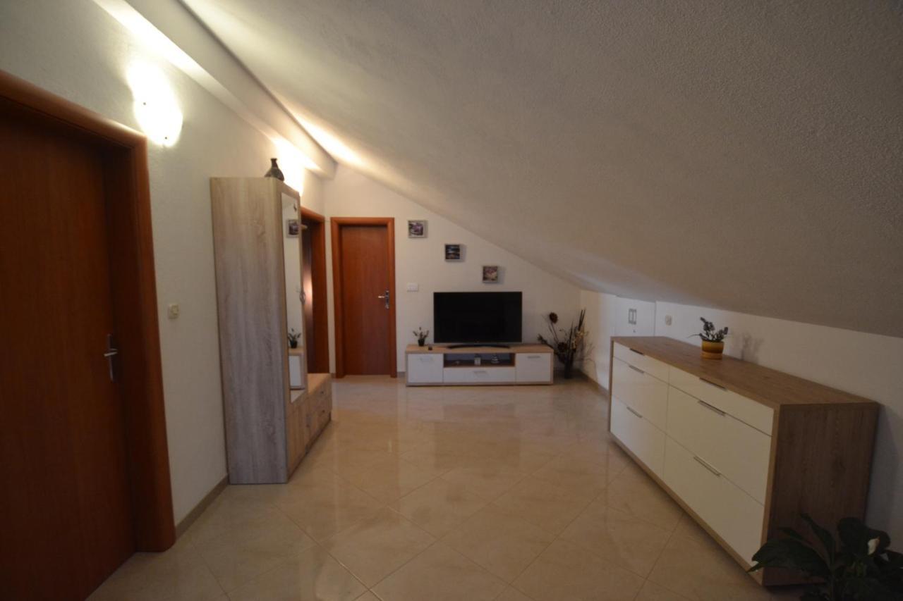 Apartmani Antonia Nakic -Stobrec Сплит Екстериор снимка